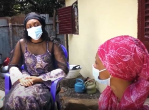 A women in Guinea talking about Ebola